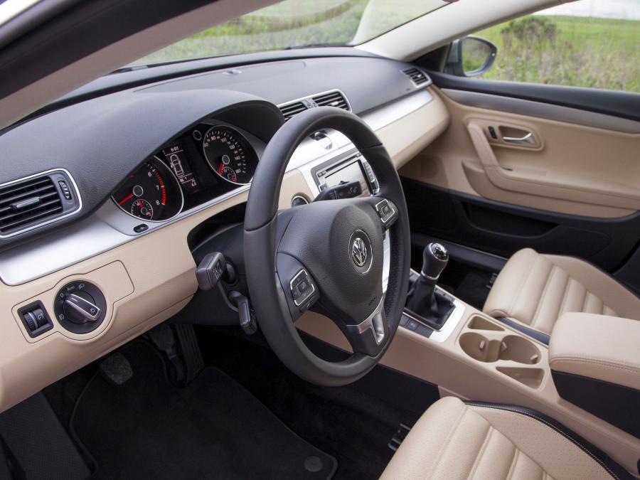  Volkswagen Passat CC 2012 года  (US) (фото 4 из 16)